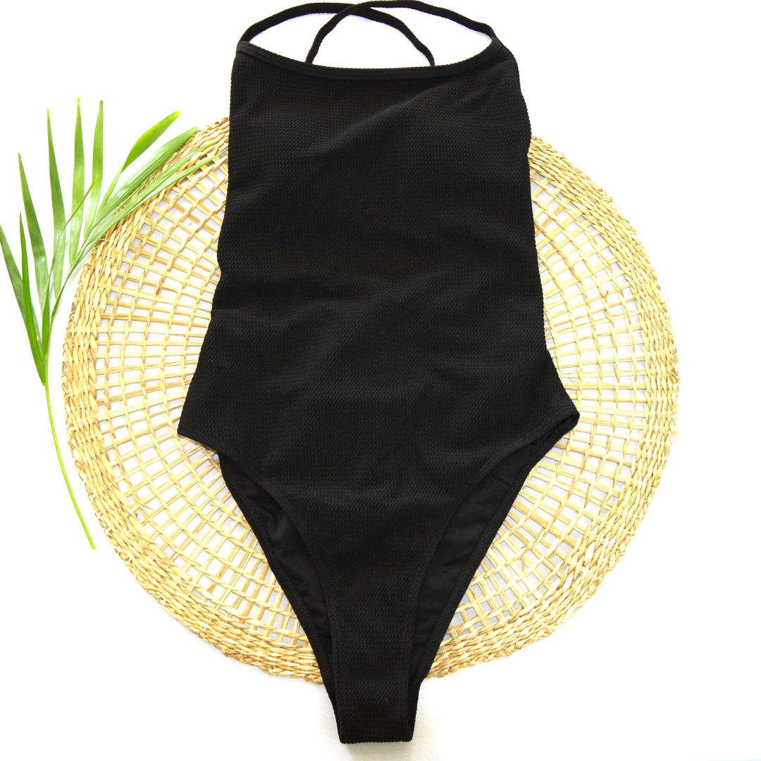 maillot de bain une pièce modèle caraco sur présentoir