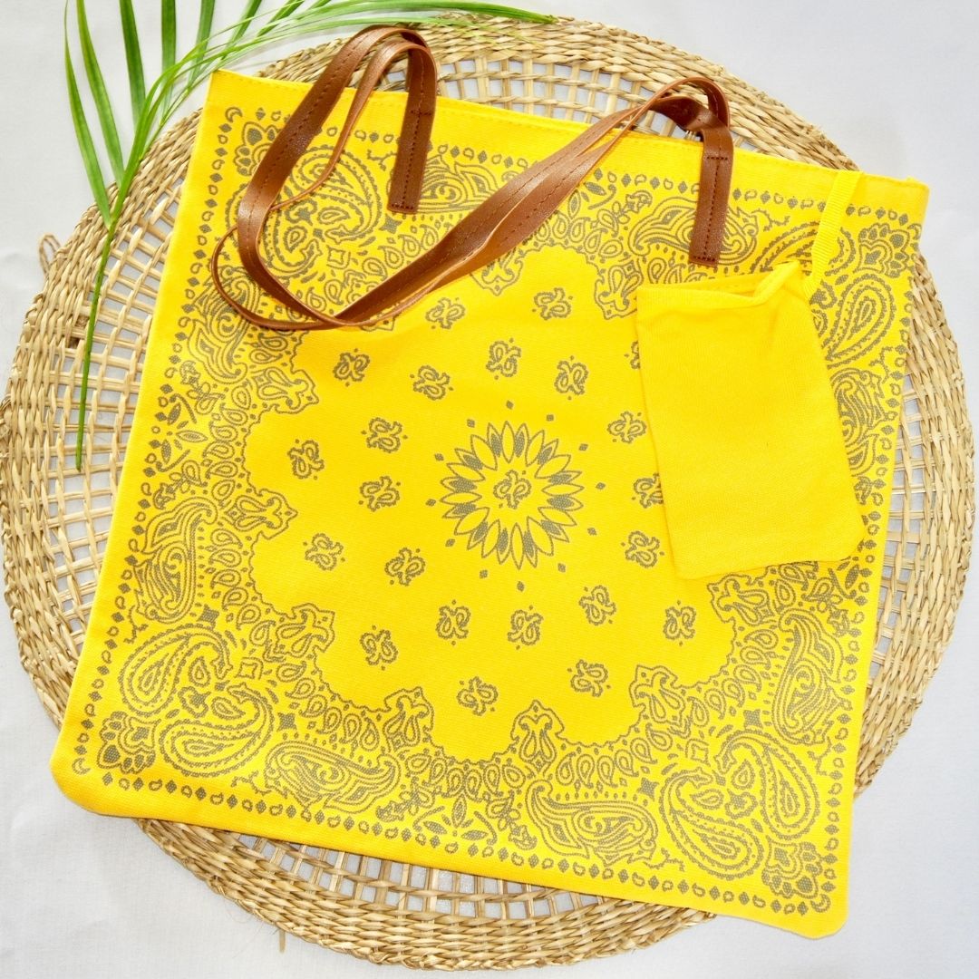 Sac de plage modèle Baya jaune et gris sur présentoir