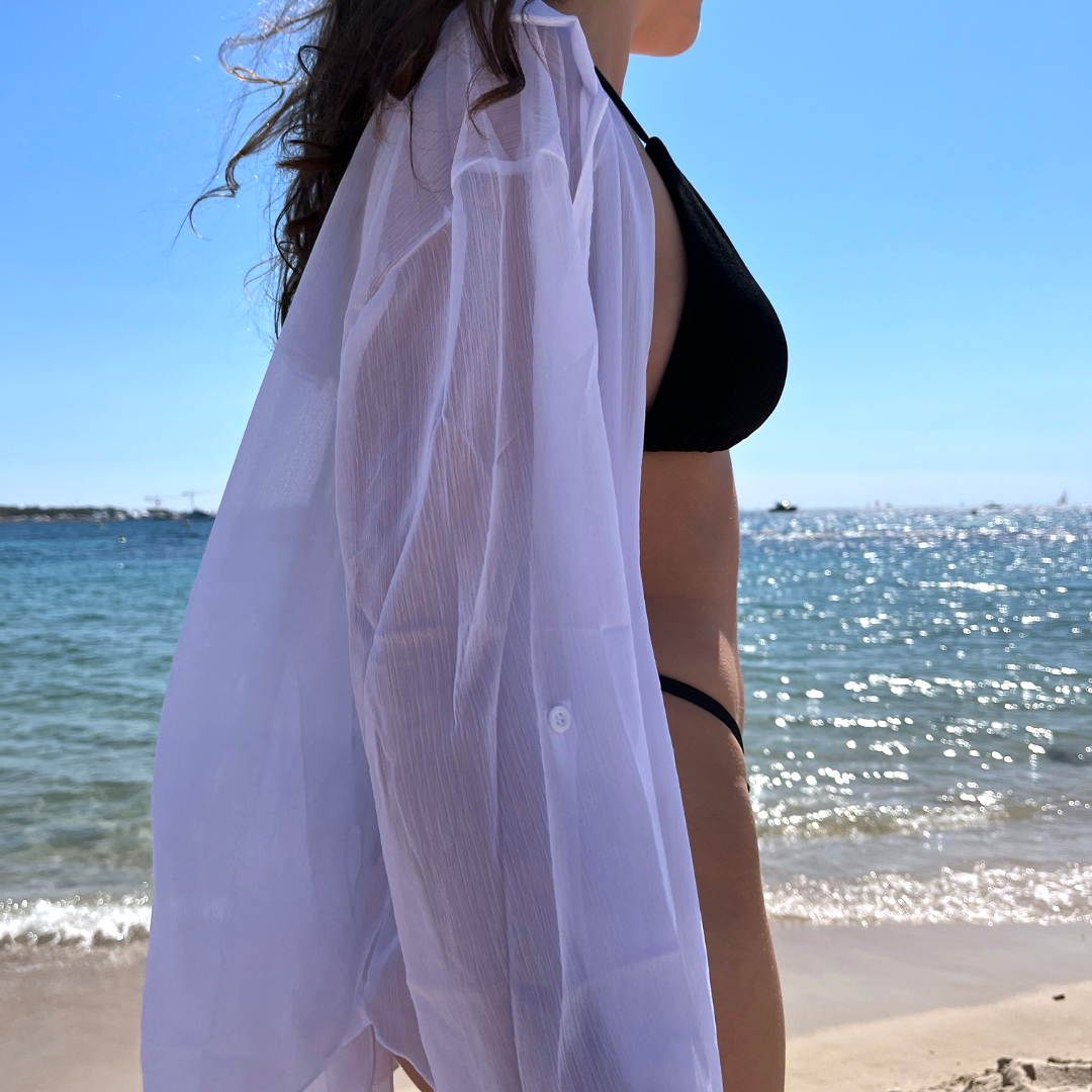 tenue de plage modèle kimono blanc porté