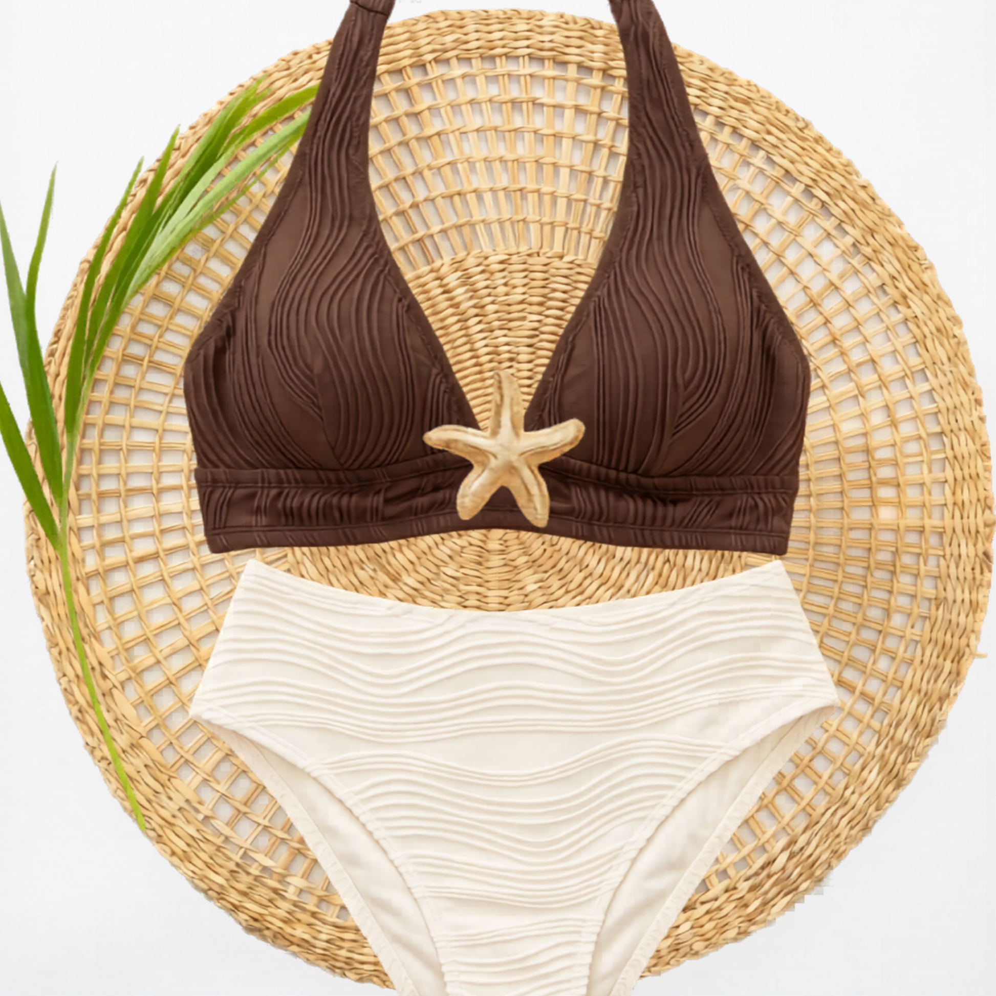 Maillot  modèle Tahou avec étoile sur support